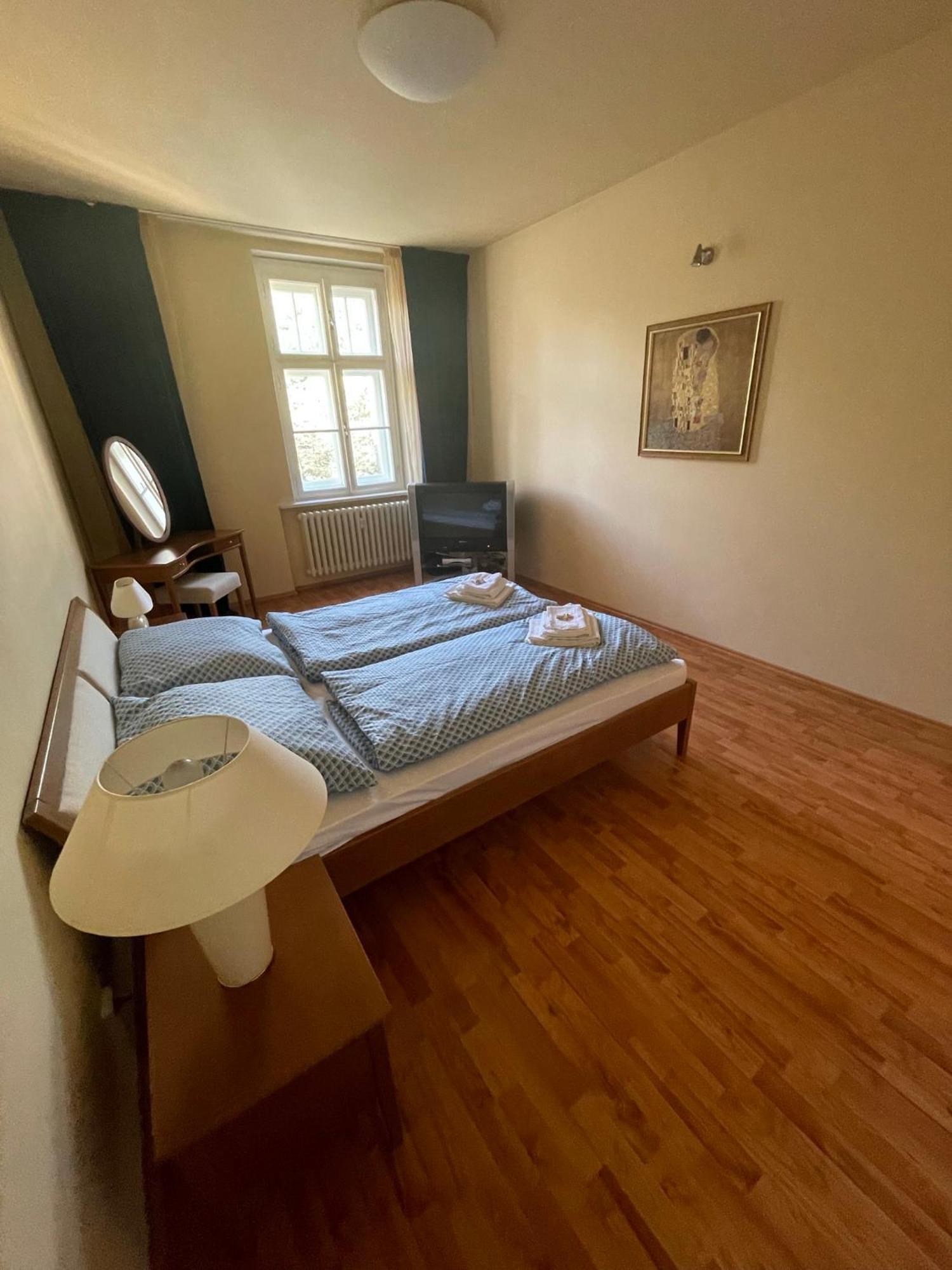 Huge Two Floor Apartment On The Park Colonnade With Free Parking For One Car, 160 Sqm Karlovy Vary Exterior foto